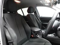 Used BMW 118 Sport Line 136 HP (100 kW) 2017 White Hatchback