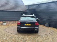 Used Porsche Cayenne 385 HP (283 kW) 2007 Black SUV