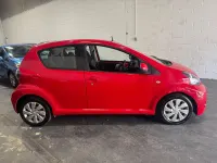 Used Toyota Aygo 68 HP (50 kW) 2014 Multicoloured Hatchback