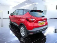Used Renault Captur Dynamique 90 HP (66 kW) 2016 Red/black SUV