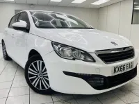 Używany Peugeot 308 Access 110 KM (80 kW) 2017 Biały Hatchback