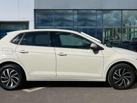 Usado VW Polo Life 95 CV (69 kW) 2024 Gris Utilitario