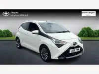 Used Toyota Aygo X-play 72 HP (52 kW) 2019 White Hatchback