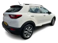 Used Kia Stonic 99 HP (72 kW) 2022 White SUV