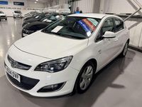 Used Vauxhall Astra SRi 115 HP (84 kW) 2014 White Hatchback