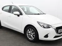 Used Mazda 2 75 HP (55 kW) 2019 White Hatchback
