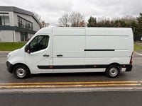 Used Nissan Interstar Tekna 150 HP (110 kW) 2022 White Van
