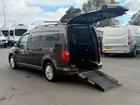Usado VW Caddy Life 122 CV (89 kW) 2019 Marrón Monovolumen