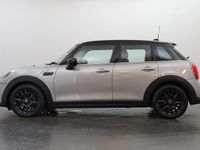 Usado Mini Cooper Classic 134 CV (98 kW) 2022 Plateado Utilitario