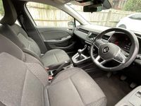 Used Renault Clio V Play 101 HP (74 kW) 2020 Hatchback