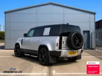 Used Land Rover Defender SE 300 HP (220 kW) 2021 Silver SUV