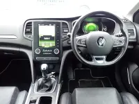 Used Renault Mégane Signature 130 HP (95 kW) 2018 Silver Hatchback