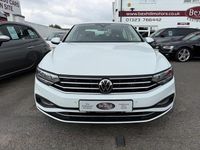 Used VW Passat SE 2020 White Sedan