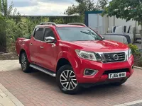 Used Nissan Navara Tekna 190 HP (139 kW) 2016 Red Pickup