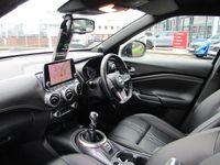Begagnad Nissan Juke Tekna 2023 Silver SUV