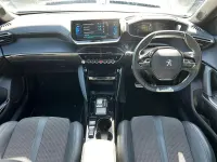 Second-hand Peugeot e-2008 GT 98 kW (134 CP) 2022 Gri SUV