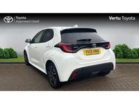 Used Toyota Yaris Hybrid Design 116 HP (85 kW) 2021 White Hatchback