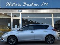 Used Toyota Auris Hybrid 136 HP (100 kW) 2016 Silver Hatchback