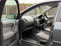 Begagnad VW Polo S 55 HK (40 kW) 2006 Grå Halvkombi