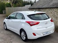 Used Hyundai i30 Active 120 HP (88 kW) 2012 White Hatchback