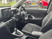 Usado Toyota Yaris Cross 113 HP (83 kW) 2023 Preto SUV