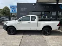 Used Toyota HiLux Active 150 HP (110 kW) 2020 White Pickup