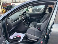 Used Mazda 3 Takara 105 HP (77 kW) 2008 Grey Hatchback