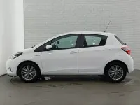Used Toyota Yaris Hybrid 100 HP (73 kW) 2017 White Hatchback