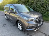 Usado Vauxhall Combo Sportive 100 CV (73 kW) 2019 Gris Monovolumen