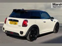 Usado Mini Cooper Sport 134 HP (98 kW) 2020 Branco Citadino