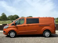 Used Ford Transit Custom Limited 170 HP (125 kW) 2022 Orange Van