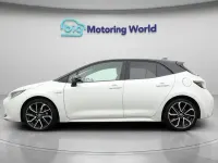 Used Toyota Corolla 184 HP (135 kW) 2021 White Hatchback