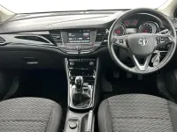 Used Vauxhall Astra SRi 100 HP (73 kW) 2018 Black Hatchback