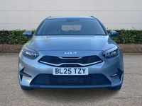 Używany Kia Ceed 138 KM (101 kW) 2025 Srebrny Hatchback