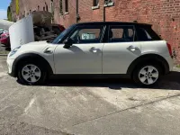 Używany Mini Cooper Hatch 136 KM (100 kW) 2018 Biały Hatchback