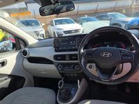 Used Hyundai i10 Premium 65 HP (47 kW) 2023 Red Hatchback