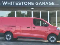 Used Vauxhall Vivaro S 100 HP (73 kW) 2022 Red MPV