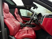 Used Porsche Cayenne 440 HP (323 kW) 2018 Black SUV