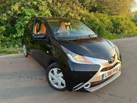 Usado Toyota Aygo X-play 69 HP (50 kW) 2016 Preto Citadino