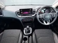 Usado Kia Ceed 158 HP (116 kW) 2022 Branco Citadino