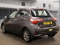 Usado Toyota Yaris 2017 Cinzento Citadino