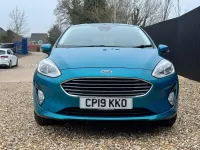 Usado Ford Fiesta Zetec 100 HP (73 kW) 2019 Azul Citadino