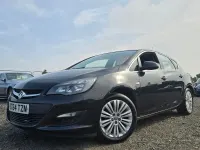 Used Vauxhall Astra Excite 115 HP (84 kW) 2014 Black Hatchback