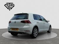 Second-hand VW Golf VIII Highline 122 CP (89 kW) 2024 Alb Hatchback