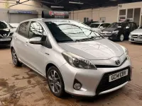 Used Toyota Yaris Hybrid Trend 101 HP (74 kW) 2014 Silver Hatchback