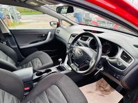 Używany Kia Ceed 2015 Czerwony Hatchback