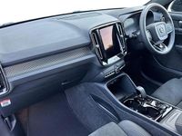 Usado Volvo XC40 Plus 197 HP (144 kW) 2025 Cinzento SUV