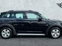 Usado Mini Cooper Countryman Classic 134 HP (98 kW) 2023 Preto SUV