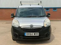 Usado Vauxhall Combo 2014 Plateado Monovolumen