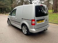 Usado VW Caddy Trendline 102 HP (75 kW) 2014 Prateado Monovolume
